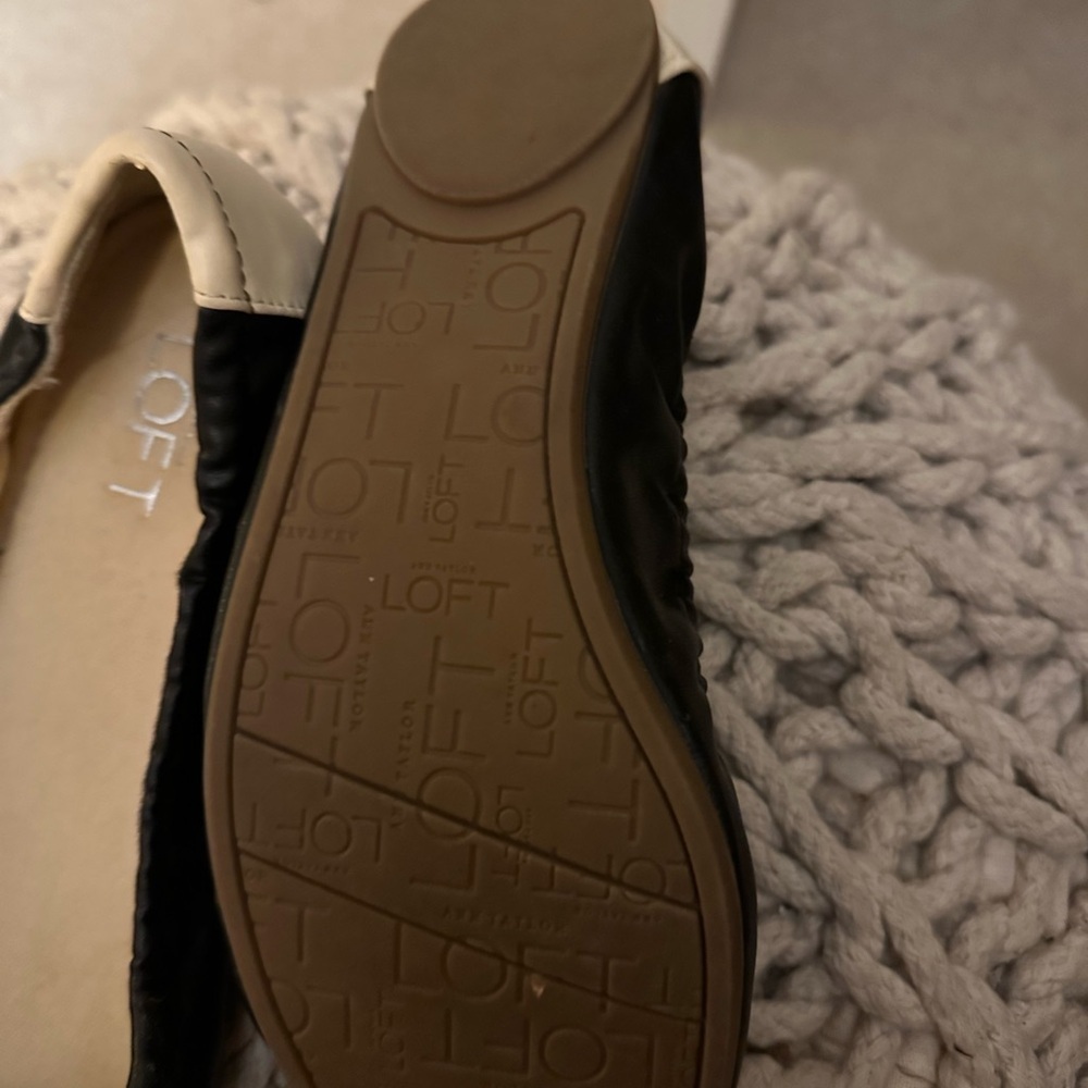 LOFT Black and Tan Ballet Flats - Picture 2 of 2